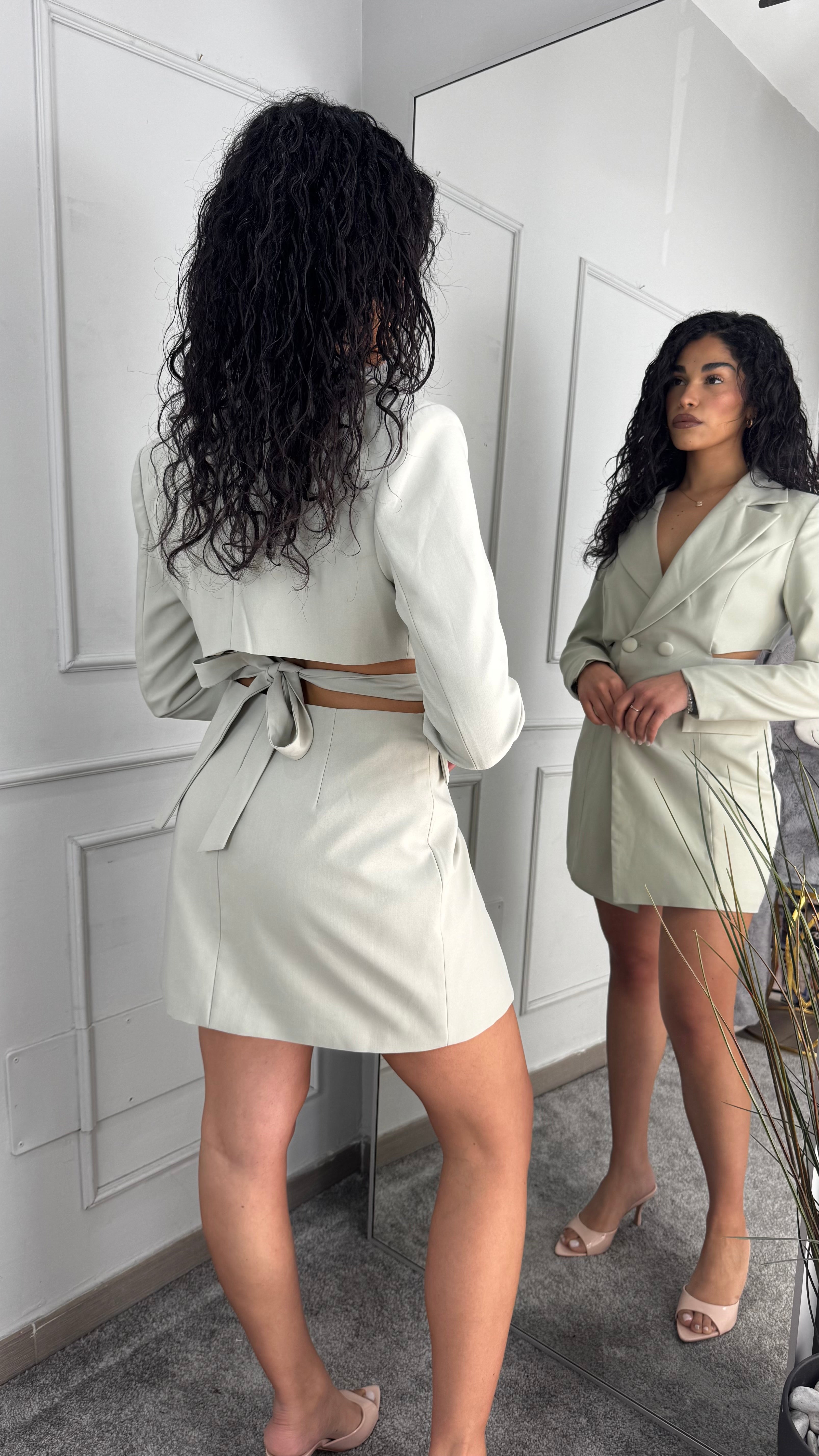 Abito giacca cut out