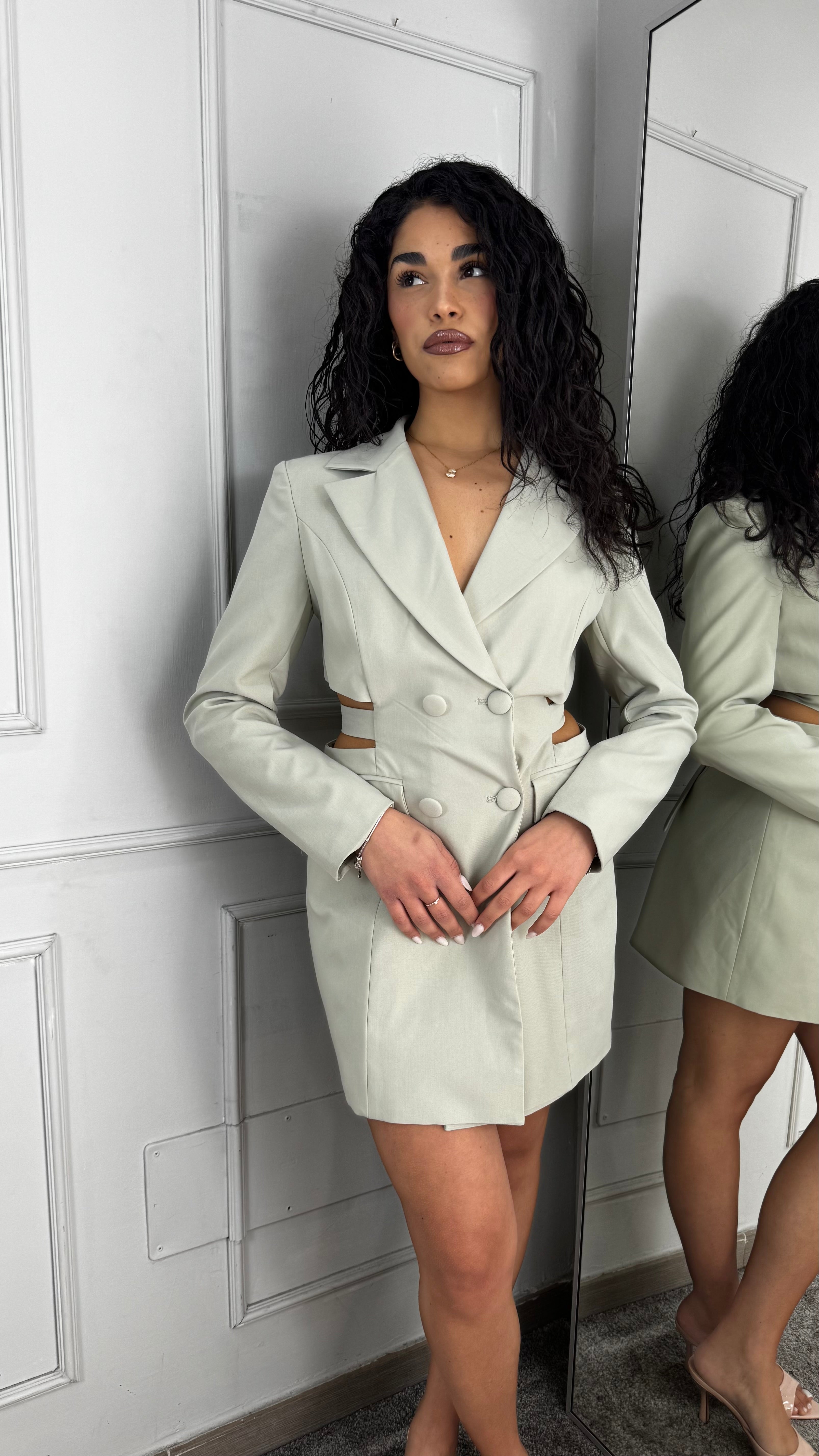 Abito giacca cut out