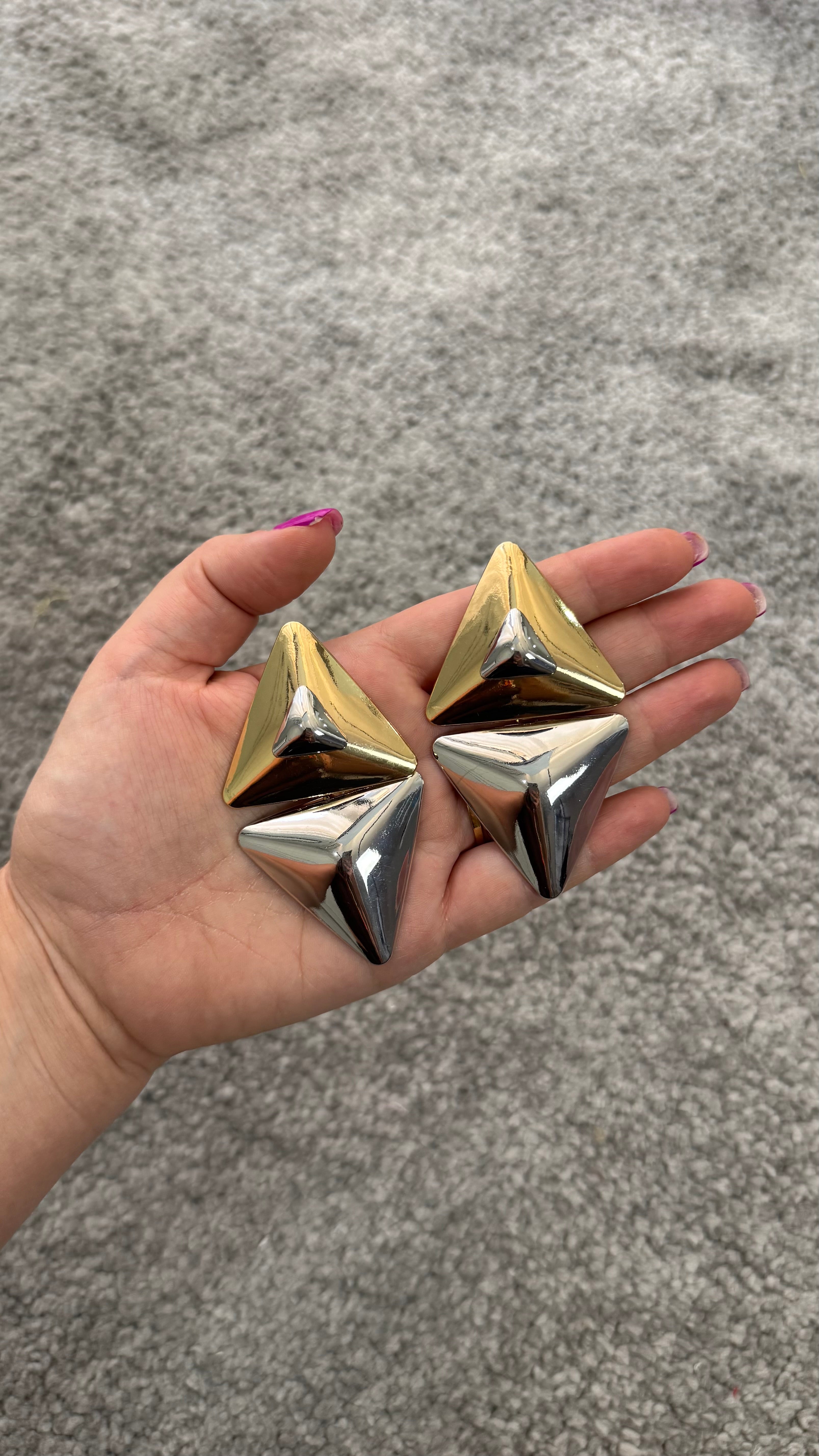 Orecchini triangle