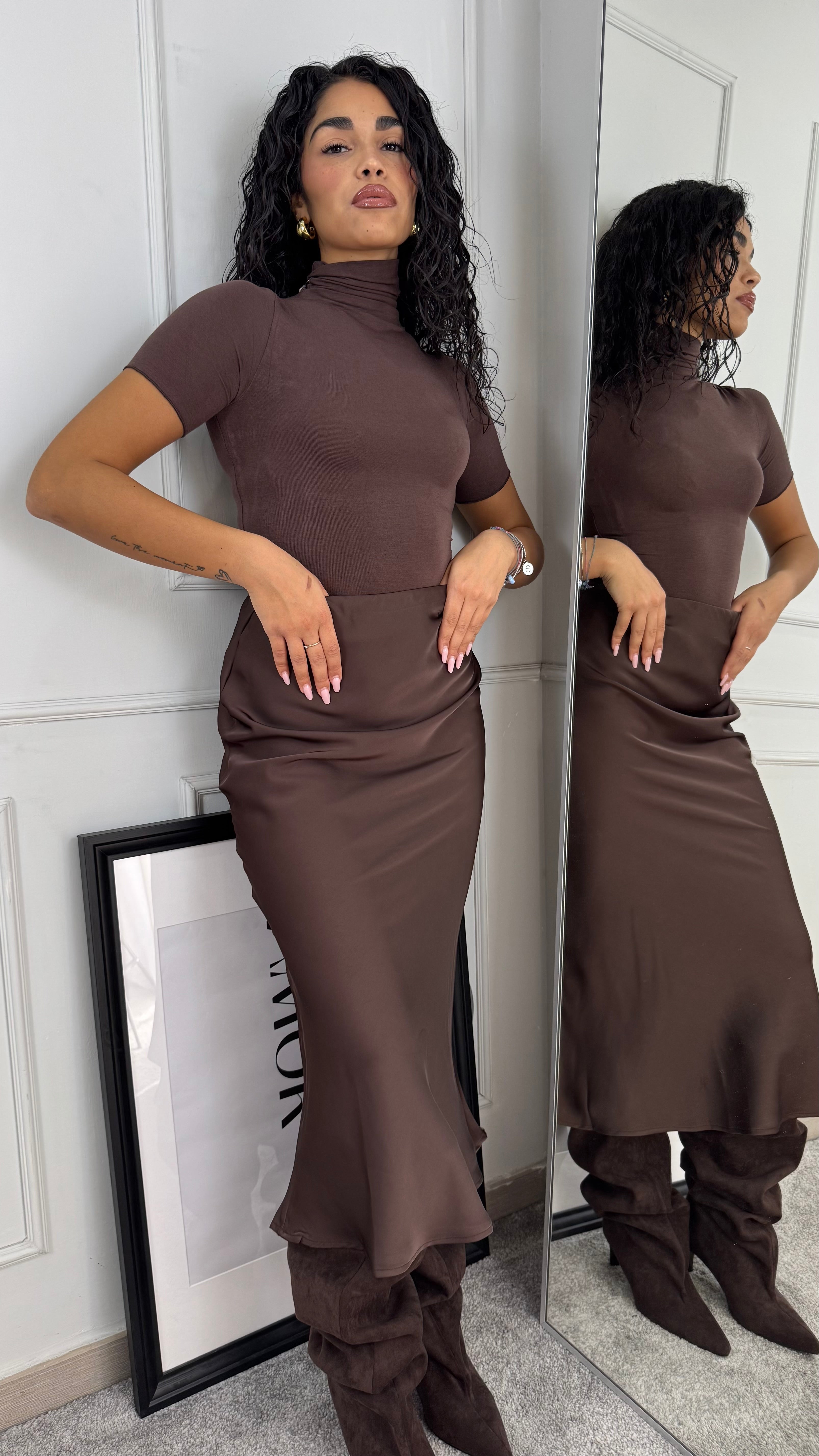 Gonna satin chocolate