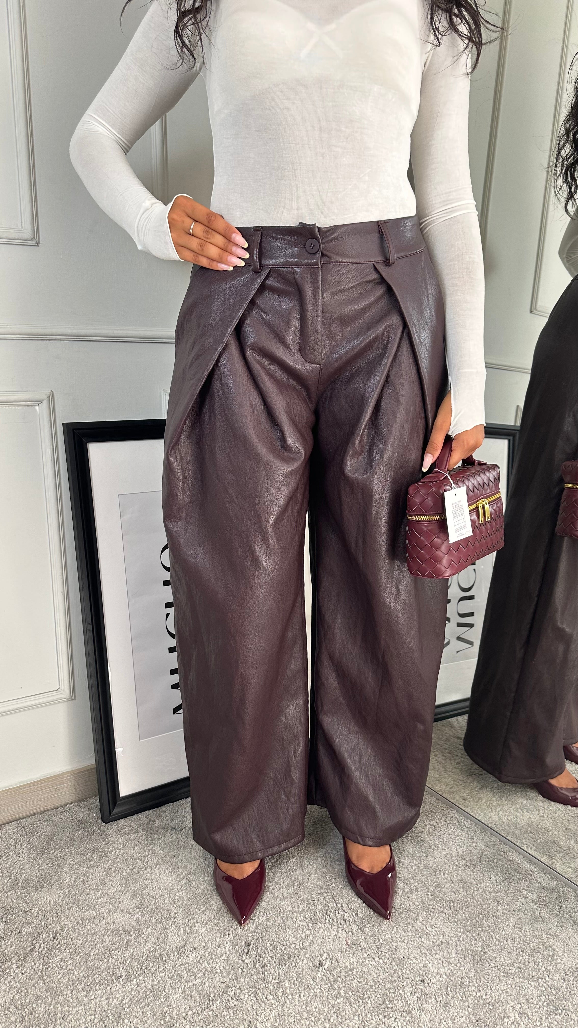 Pantaloni ecopelle prugna